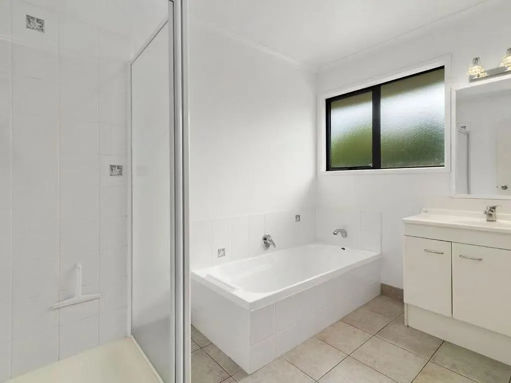Tatai Lake Edge - 4 Bed Rotorua Lakefront