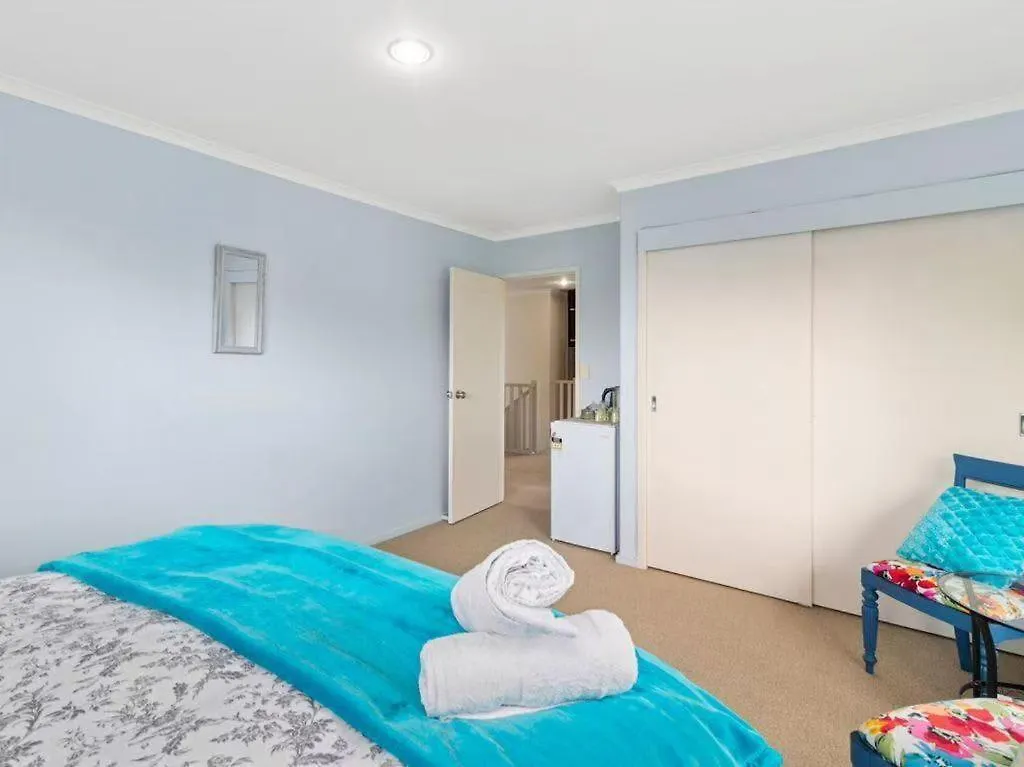 펜션 Tatai Lake Edge - 4 Bed Rotorua Lakefront
