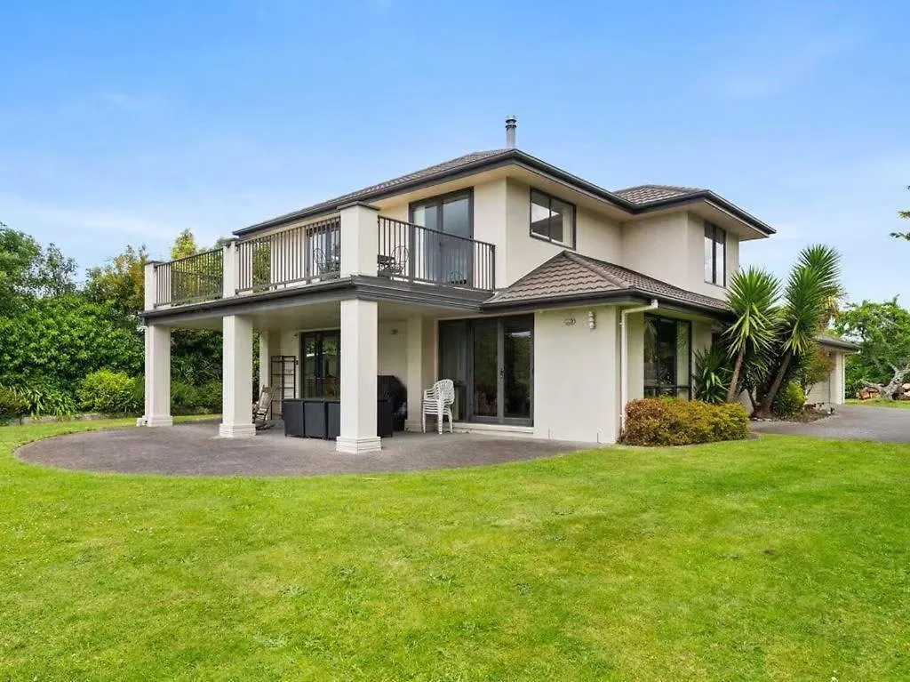 펜션 Tatai Lake Edge - 4 Bed Rotorua Lakefront