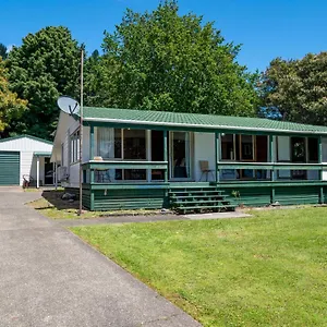 Gisborne Point Retreat - Rotoiti Holiday home