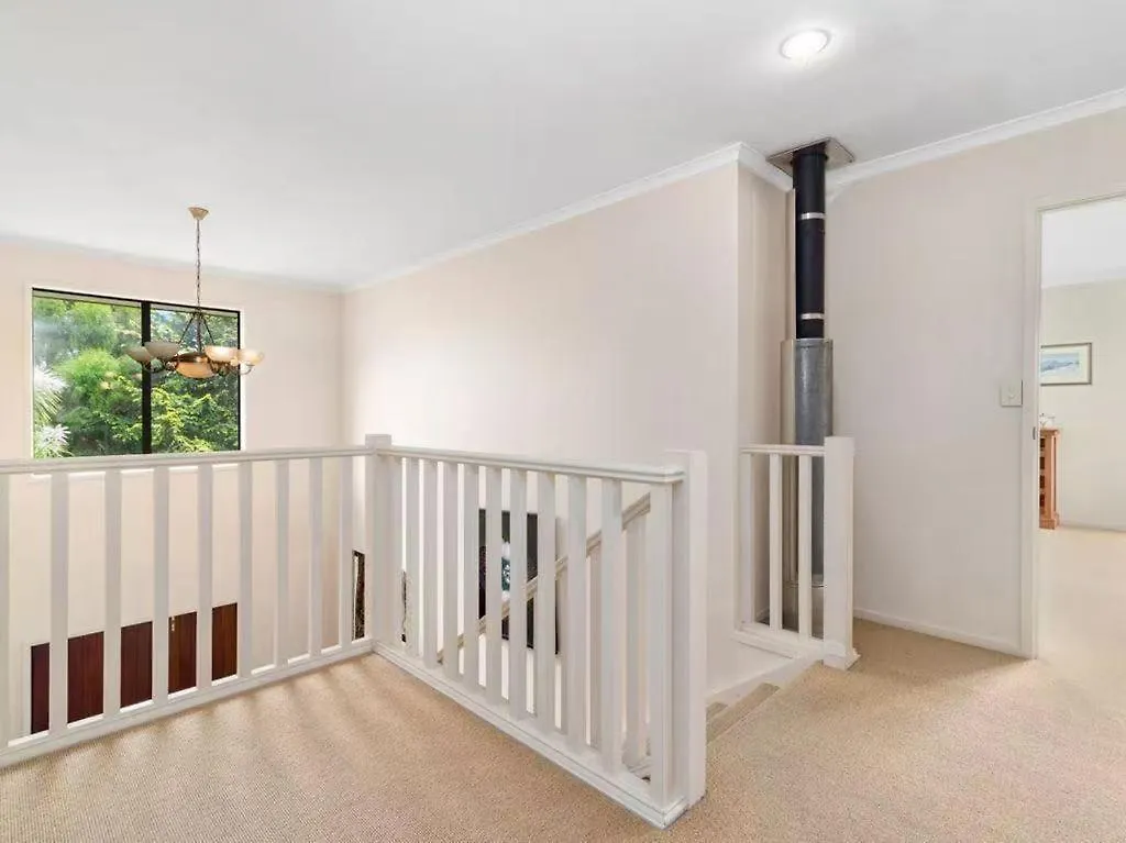 Holiday home Tatai Lake Edge - 4 Bed Rotorua Lakefront